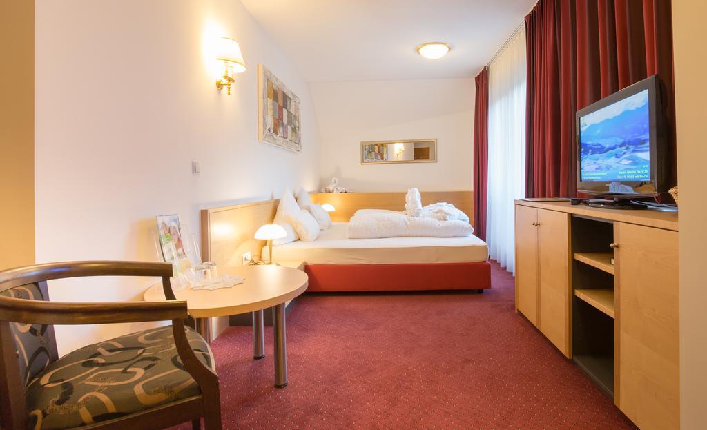 Amadeus Micheluzzi Hotel 4*